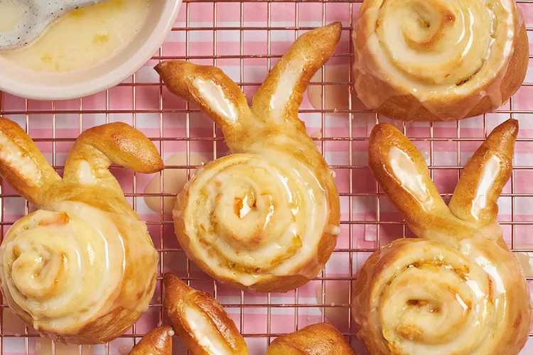 This Tiny Hack Transforms Your Cinnamon Rolls Into an Easter Brunch Centerpiece